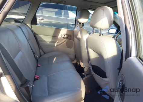 2005 Ford Focus Zxw из США, поврежденный, VIN 1FAFP36NX5W145258